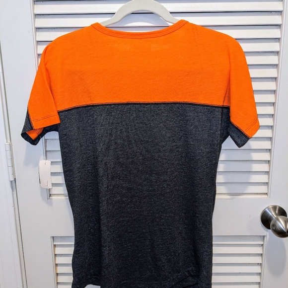 NWT NFL Team Apparel Women’s Cut V-Neck Short Sleeve Tshirt Small Chicago Bears - Picture 7 of 7